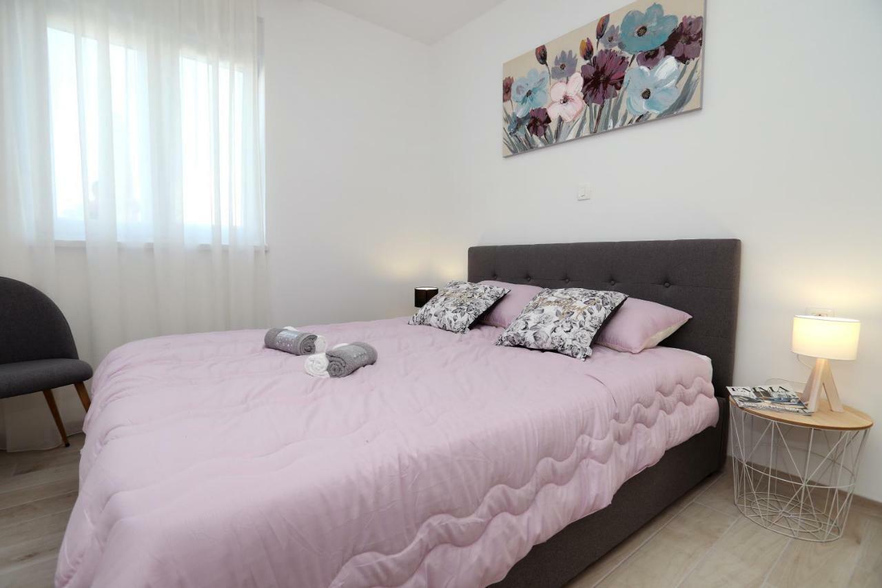 Apartment Little Marijeta Trogir Eksteriør billede