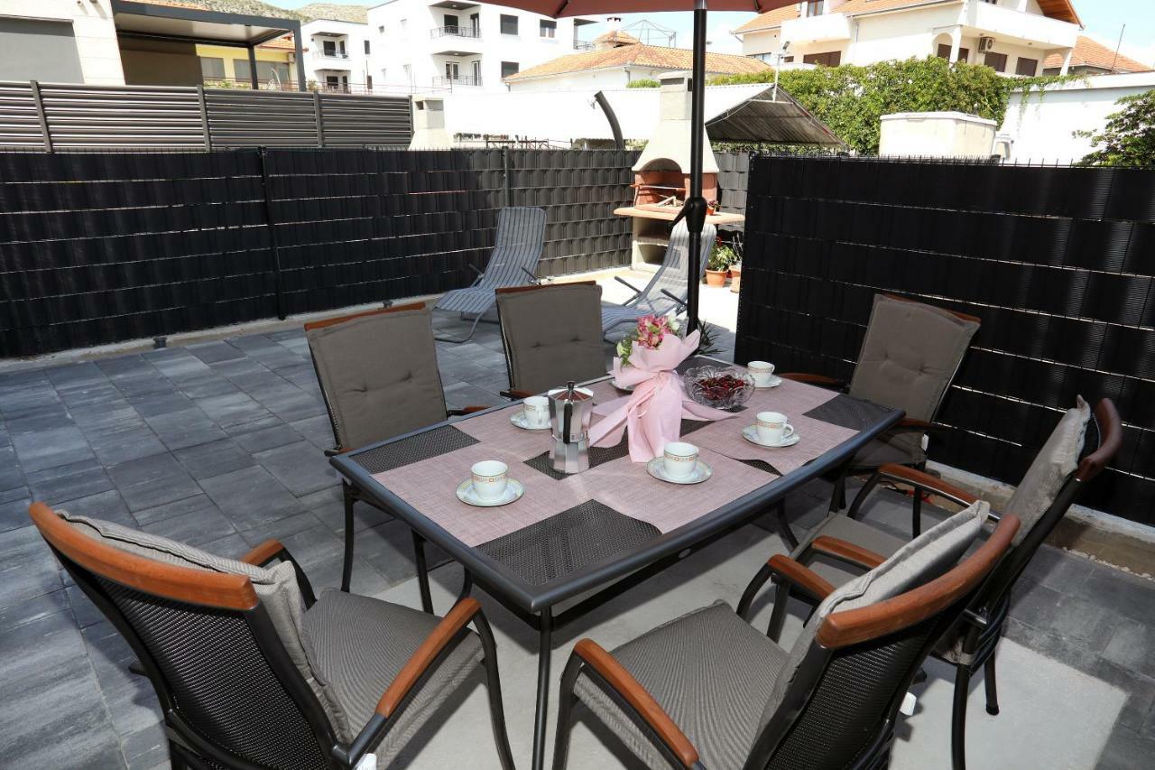 Apartment Little Marijeta Trogir Eksteriør billede
