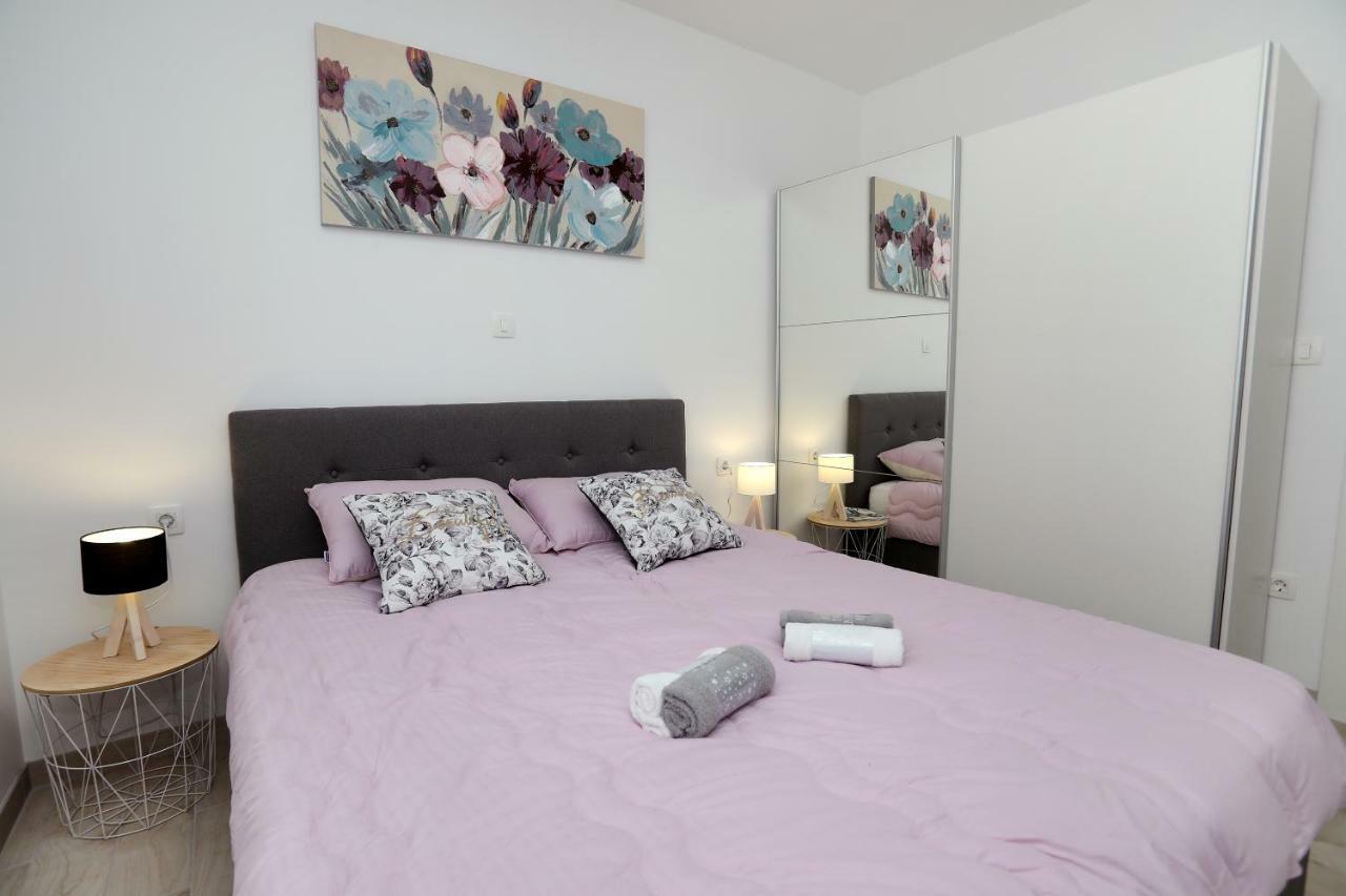 Apartment Little Marijeta Trogir Eksteriør billede